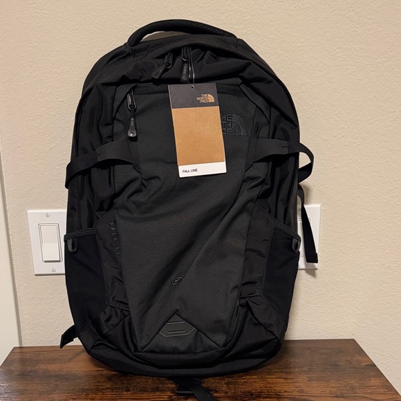 The North Face Black Men's Backpack - Fall Line Everyday Pack